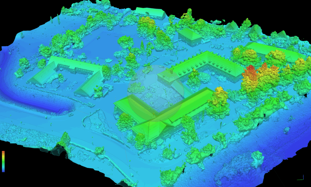 <h6 class="text-uppercase my-1">Fachschule für Gartenbau – LfULG Dresden Pillnitz</h6><span class="d-block"><p class="p1" style="text-align: left;"><span style="font-size: 1.5rem; font-family: var(--bs-body-font-family); text-align: var(--bs-body-text-align);">Für die Fachschule für Gartenbau in Dresden Pillnitz haben wir das gesamte Areal vollständig als digitalen Zwilling erfasst. Grundlage bildet ein hochauflösendes 3D Oberflächen Mesh, das in einem nächsten Schritt mit den künftigen Innenraumdigitalisierungen zu einem konsistenten Gesamtmodell verschmilzt.</span></p>
<p class="p1" style="text-align: left;"></p></span>